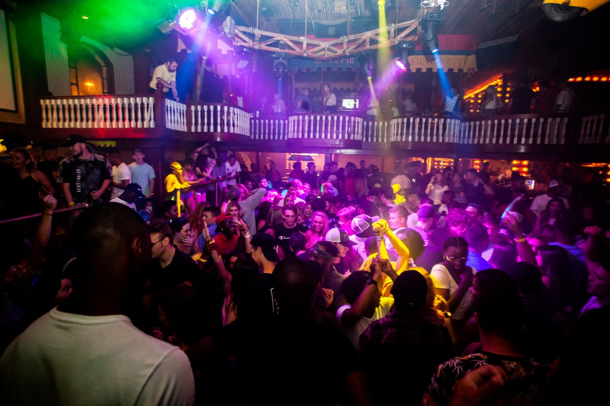 Top 10 Best Nightclubs in Seville with Insider Advice - Spainist